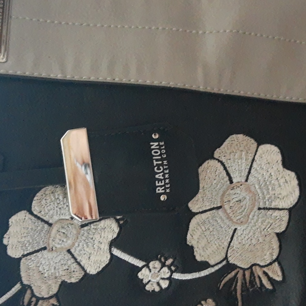 NWOT Kenneth Cole Women's Black and Gray Floral Handbag - Picture 3 of 7